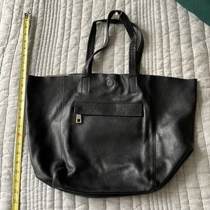 H&M black 100% leather tote bag with gold inside 🖤✨